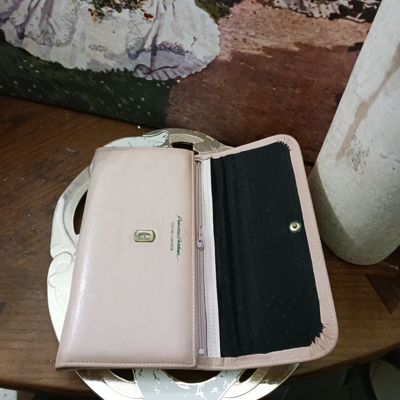 Vintage Princess Gardner Trifold Kiss Lock 👛 👜Lamb Skin Purse Wallet.🎁 👛 👜 - Picture 14 of 16